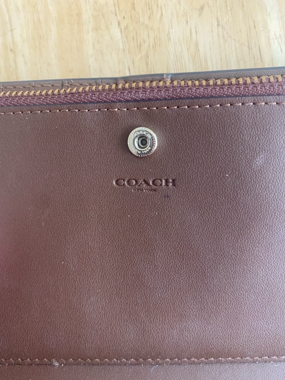 Coach Brown Signature Continental Wallet w Gold Logo & center zipper area EUC - Picture 7 of 15
